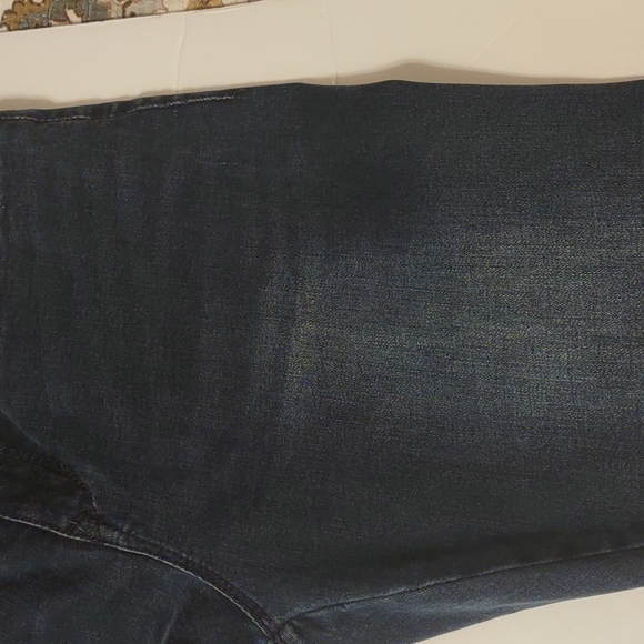Bandolino Blue Jeans. SMOOTH OPERATOR - Picture 7 of 11